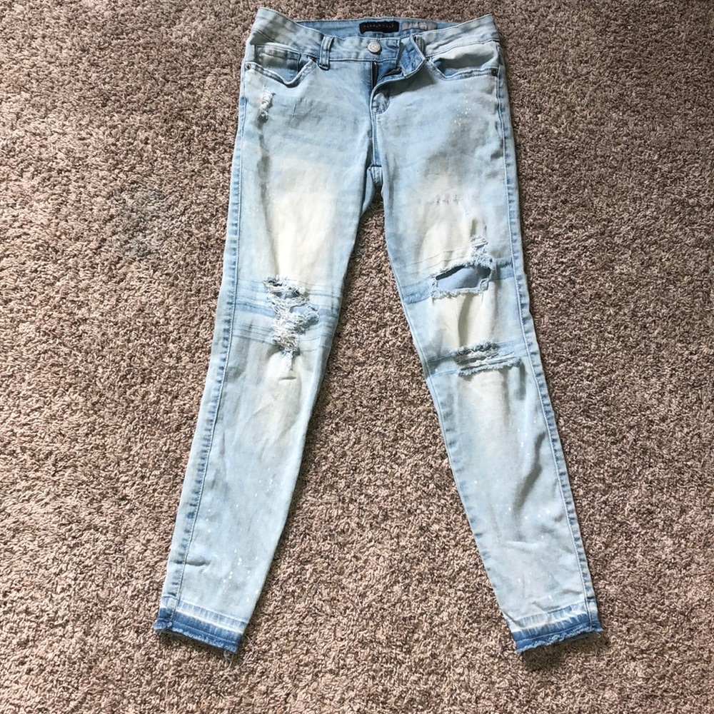 Distressed jeggings